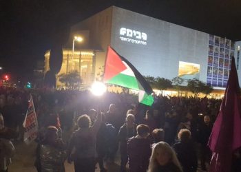 Une ONG de gauche finance les manifestations antigouvernementales : devinez qui est derrière