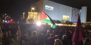 Une ONG de gauche finance les manifestations antigouvernementales : devinez qui est derrière