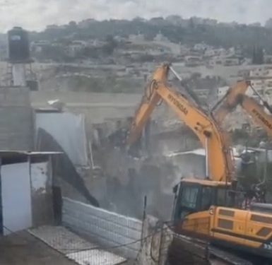 La démocratie en marche : c’est le début de la démolition des bâtiments arabes illégaux à Jérusalem-Est