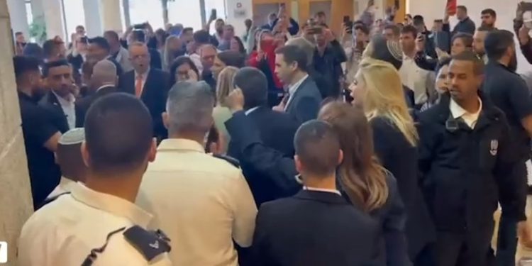 Malgré le débat houleux, les articles de la réforme du système judiciaire ont été approuvés