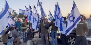 Les gauchistes sauvent la démocratie. Comment ? En empêchant les législateurs d’aller voter