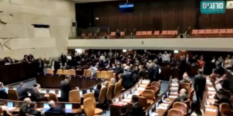 Après le vote de la réforme judiciaire en première lecture, Netanyahou a déclaré « c’est une nuit importante et un grand jour »