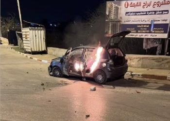 Véhicule israélien incendié près de Ramallah – les passagers ont réussi à fuir