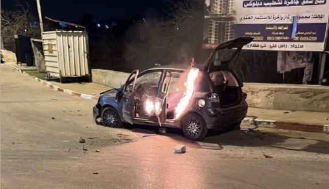 Véhicule israélien incendié près de Ramallah – les passagers ont réussi à fuir