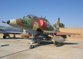 Mécaniciens aux pilotes : « nous n’appelons pas à un coup d’État militaire comme vous. Nous maintiendrons vos avions »