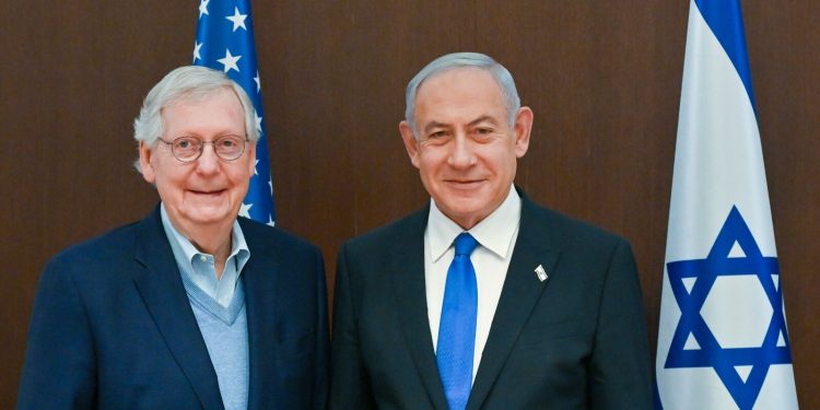 Sénateur McConnell, avant de quitter Israël : « les États-Unis ne devraient pas s’immiscer dans la réforme judiciaire »