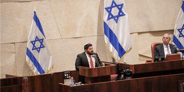 Sanctions à la Knesset : Almog Cohen interdit de vote ; punitions également pour des membres de Yesh Atid indisciplinés