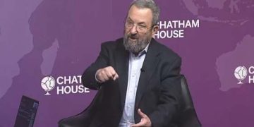 Ehud Barak explique son plan pour faire tomber le gouvernement élu d’Israël – pour « sauver la démocratie »