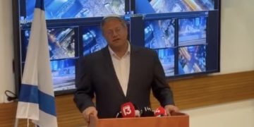 Chaos antidémocratique : Les émeutiers ont franchi les barrières, bloqué l&rsquo;Ayalon et attaqué des policiers