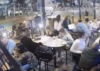 Les deux Arabes israéliens qui ont conduit le terroriste de Tel-Aviv se sont rendus à la police