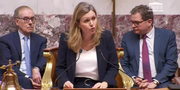 La présidente de l’Assemblée nationale, Yaël Braun-Pivet traitée de « grosse truie juive », et de « saloperie de Jude à éliminer »