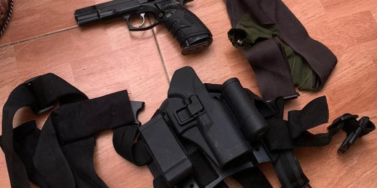 Crime dans la société arabe : Un acte d’accusation contre un habitant de Kfar Aqab qui cachait une arme dans sa maison