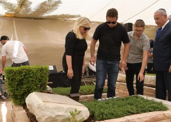 De pire en pire : ils ont profané la tombe de Yoni Netanyahou, le frère du Premier ministre et héros d&rsquo;Entebbe