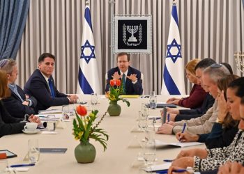 Les négociations sur la réforme judiciaire se poursuivent, et les citoyens israéliens pensent qu’elles iront nulle part