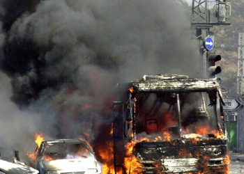 Violence dans le secteur arabe : des bandes criminelles brûlent des bus dans le Nord