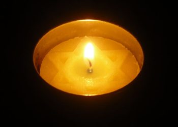 Yom HaShoah, le jour du souvenir de l’Holocauste, jour férié célébré en Israël, pas en Europe, comme il se devrait