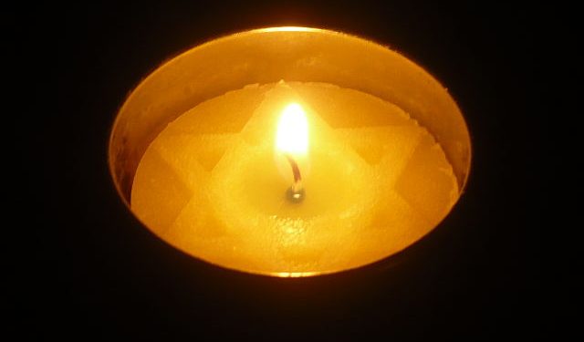 Yom HaShoah, le jour du souvenir de l’Holocauste, jour férié célébré en Israël, pas en Europe, comme il se devrait