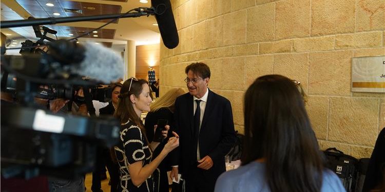 Le Premier ministre Netanyahou envisage de nommer un vrai sioniste au poste d’ambassadeur d’Israël en France