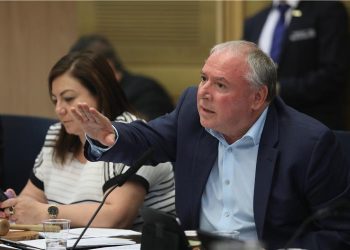 Le ministre Dudi Amsalem : « je me bats pour la démocratie. Aharon Barak et Esther Hayut doivent être jugés »