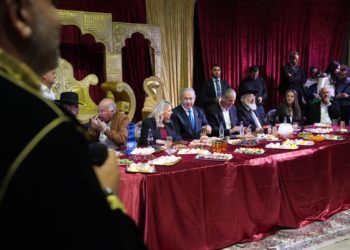 Le Premier ministre Netanyahou et son épouse Sara ont participé aux célébrations de la Mimouna à Hadera