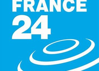 La journaliste de France 24 accusée d’antisémitisme a retrouvé son poste et a recommencé à salir les juifs et Israël