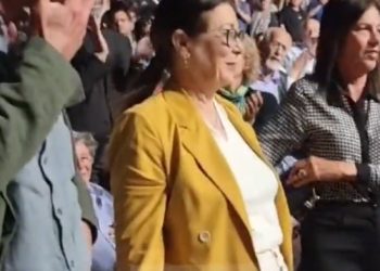 « Premier ministre du premier gouvernement d&rsquo;Israël » : Esther Hayout a agité les réseaux sociaux