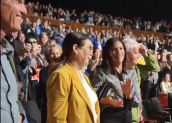 « Premier ministre du premier gouvernement d&rsquo;Israël » : Esther Hayout a agité les réseaux sociaux