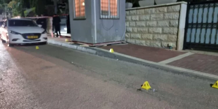 Nouveau crime dans le secteur arabe : tirs devant la maison du maire de Taiba, son agent de sécurité a été abattu