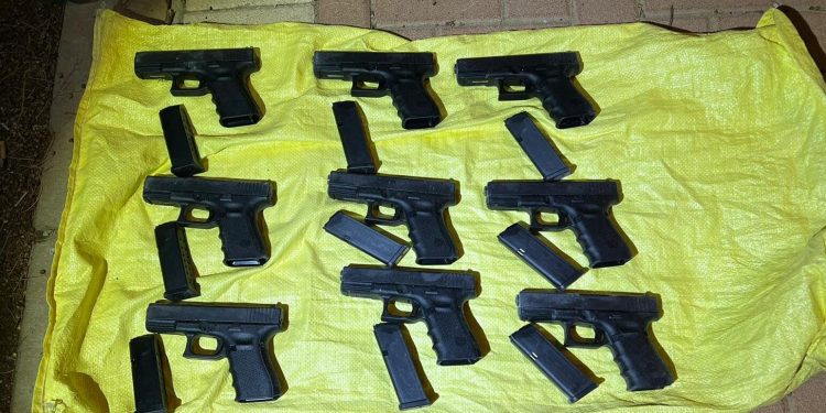 Le terrorisme ne se repose jamais : 2 terroristes et 1 trafiquant d’armes arrêtés, ainsi qu’une cellule de recrutement pilotée depuis l’Iran