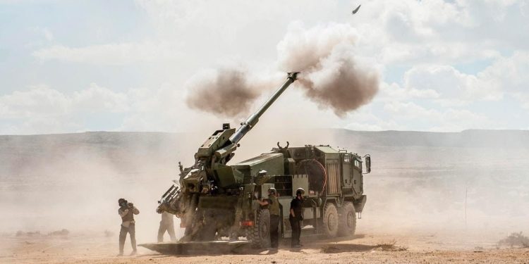 L’Israélien Elbit empoche un contrat de 102 millions $ pour des obusiers automatisés à un client international