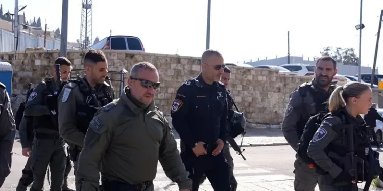 Huit personnes arrêtées pour incitation au terrorisme sur le Mont du Temple