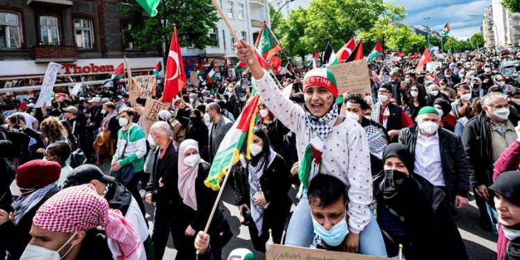 Sans surprise, une manifestation pro-palestinienne tourne au déchaînement antisémite et à l’appel à tuer les juifs