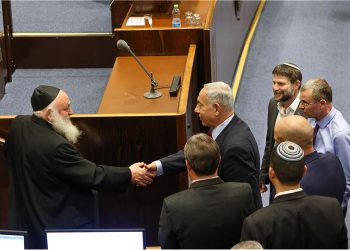 Le parti Torah Judaïsme menace de faire chuter la coalition si elle repousse le vote de la loi sur l’exemption de la conscription