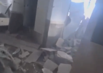 Nouvelle vidéo de l&rsquo;appartement touché par un missile iranien à Réhovot