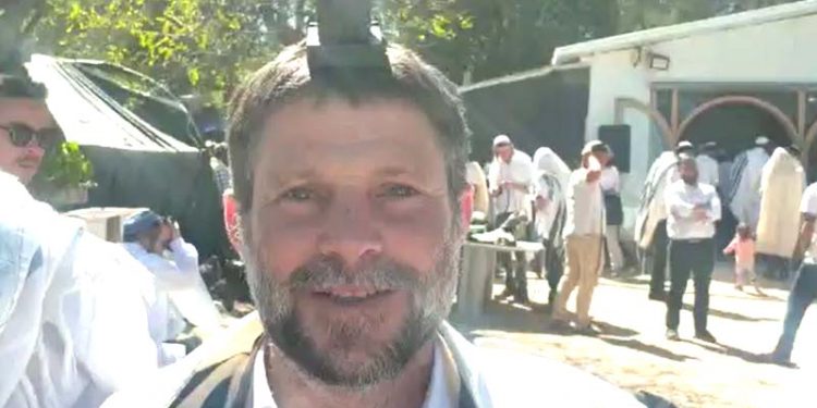 Smotrich aux ministères : « Préparez-vous à doubler le nombre de logements pour accueillir 500 000 Juifs en Judée et en Samarie »