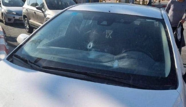 Attaque terroriste en Samarie : des voitures ciblées, un blessé. Netanyahou accusé de ne pas avoir changé la politique de gauche