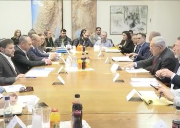 Bataille pour le budget : qui va craquer le premier ? Le gouvernement va-t-il sauter ?