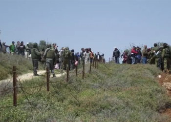 70 arabes tentent de lyncher des fermiers israéliens dans les collines de Samarie