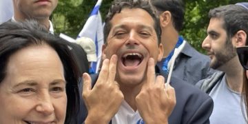 Le ministre Amihai Chikli n’a pas froid aux yeux : il s’attaque aux juifs de gauche de J Street : « ce sont des ennemis d’Israël »