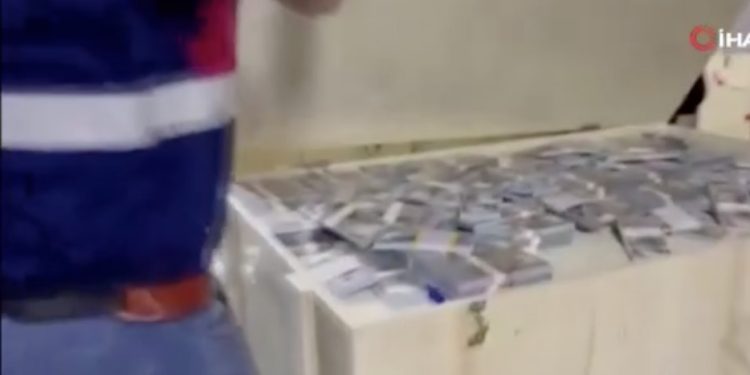 Un milliard de dollars de faux billets saisis en Turquie. Un oleh hadash israélien arrêté