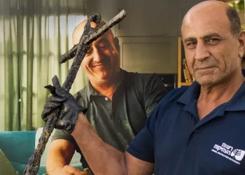 Un citoyen a rendu aux trésors de l’État une petite ancre vieille de plus de 1700 ans