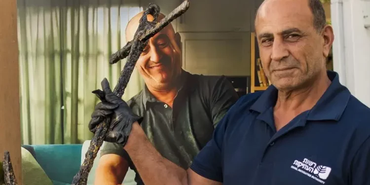 Un citoyen a rendu aux trésors de l’État une petite ancre vieille de plus de 1700 ans