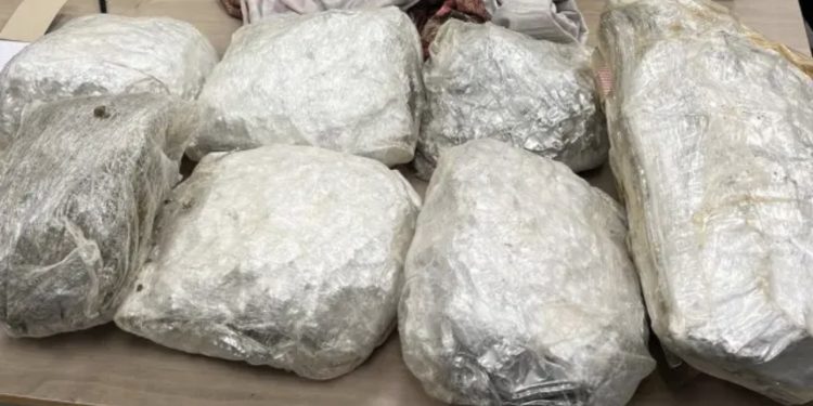 Un soldat de l’IDF a intercepté des trafiquants de drogue à la frontière israélo-égyptienne et a arrêté deux suspects