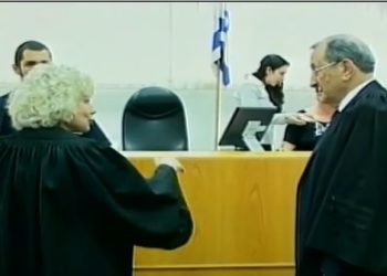 La discussion entre le gouvernement et la conseillère juridique a surpris même la coalition