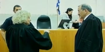 La discussion entre le gouvernement et la conseillère juridique a surpris même la coalition