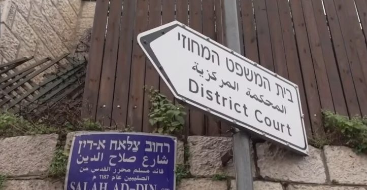 La discussion entre le gouvernement et la conseillère juridique a surpris même la coalition