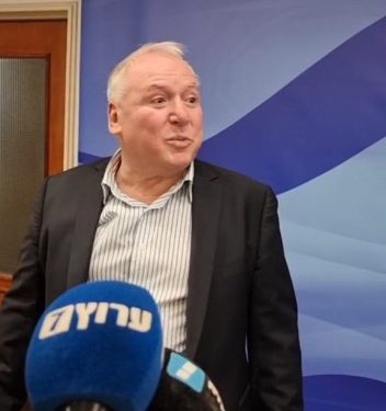 Amsalem : « Nous avons une conseillère juridique qui soutient la protestation » (et c’est elle qui accuse Bibi de conflit d’intérêt)