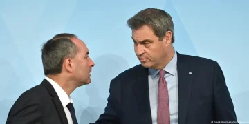 Le Premier ministre bavarois convoque son vice-premier ministre pour les tracts antisémites dont il est l&rsquo;auteur