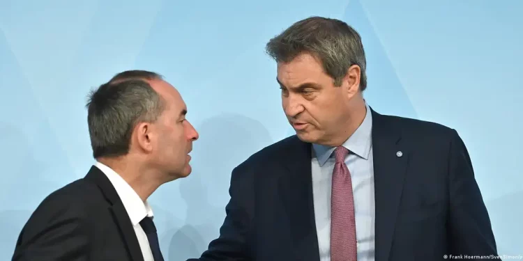 Le Premier ministre bavarois convoque son vice-premier ministre pour les tracts antisémites dont il est l’auteur