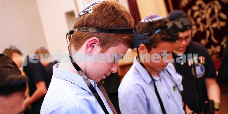 Un homme – qui s’est présenté comme nazi – a menacé des élèves juifs avec un couteau dans un bus en Australie